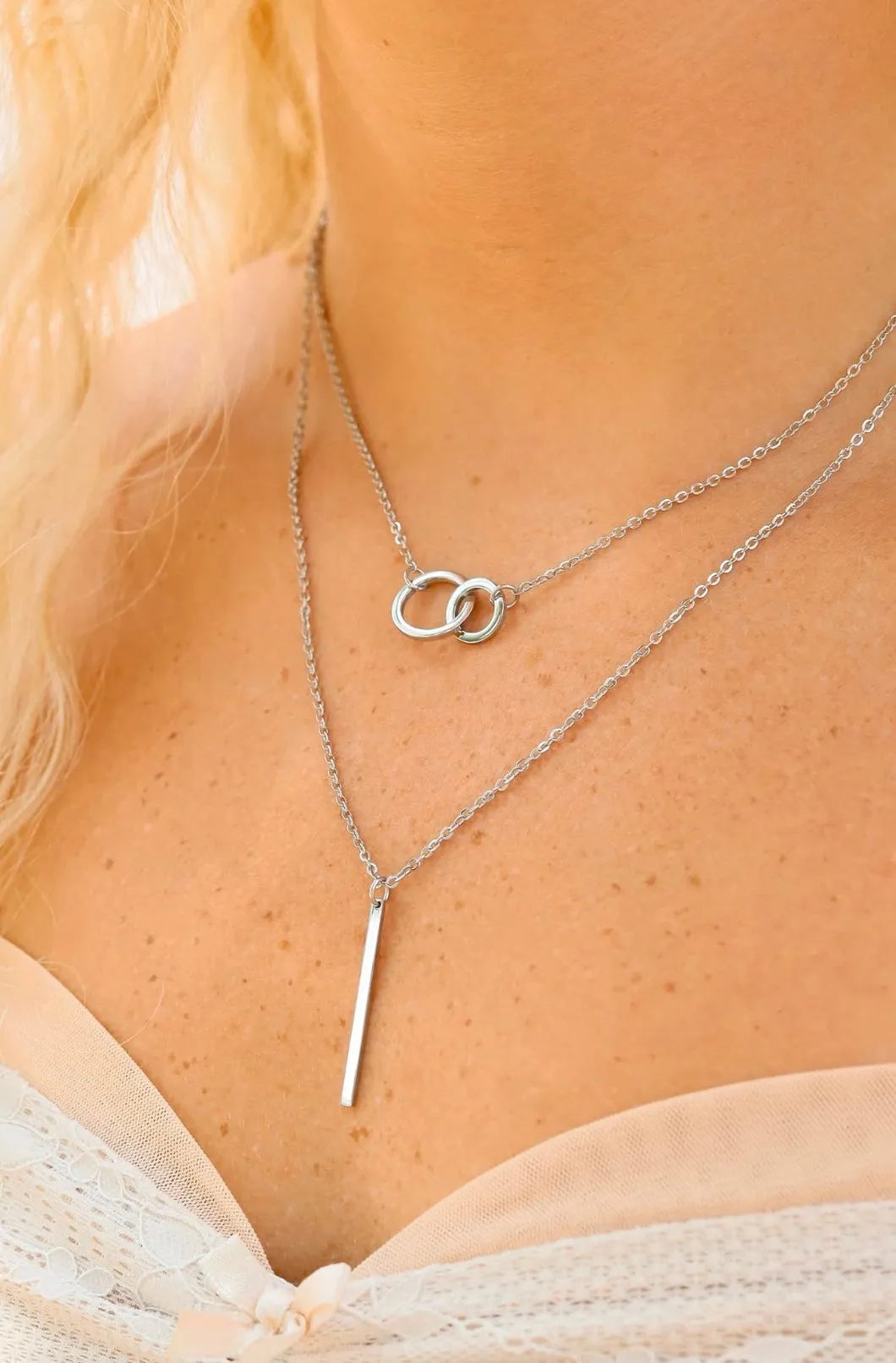 18K Gold PVD Stainless Steel Interlocked Circle and Bar Layered Charm Necklace - In Silver