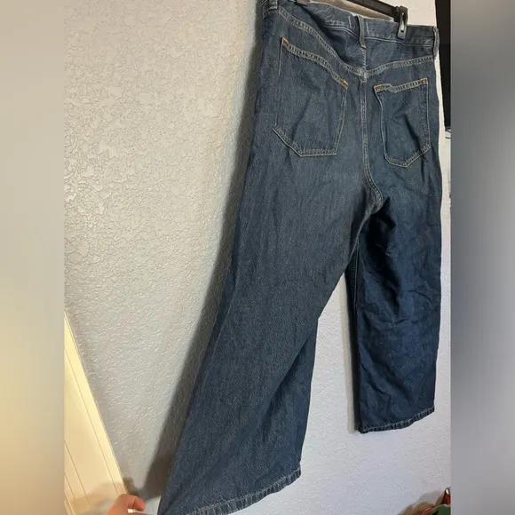 Abercrombie and Fitch &quot;The Crop Wide Leg High Rise&quot;