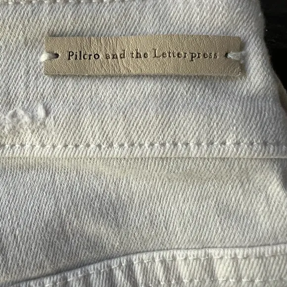 ANTHROPOLOGIE white slim boyfriend shorts sz 28