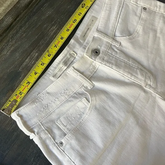 ANTHROPOLOGIE white slim boyfriend shorts sz 28