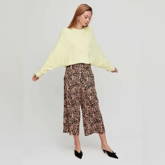 Aritzia Wilfred Mimi Sweater in Fluro Lime cropped batwing yellow soft cozy L
