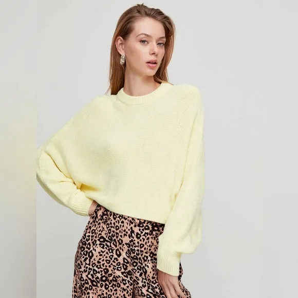Aritzia Wilfred Mimi Sweater in Fluro Lime cropped batwing yellow soft cozy L
