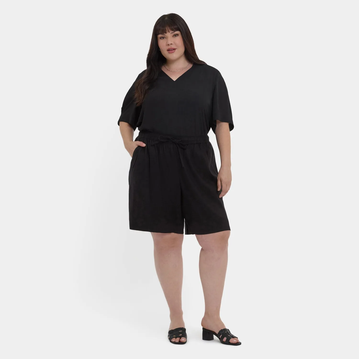 Breezy Bermuda Shorts In Plus Size - Black