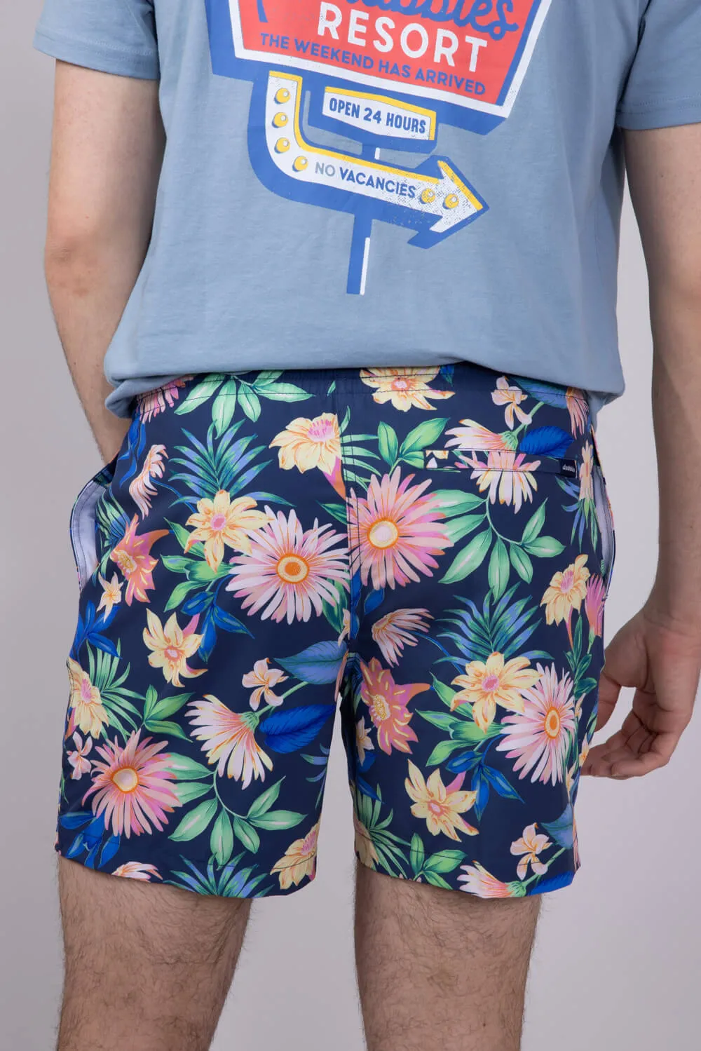 Chubbies Classic Swim Trunks 5.5” Shorts for Men in Navy | 109251-21