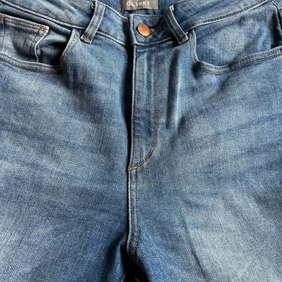 DL1961 Wallace High Rise Flare raw hem crop distressed denim size 27