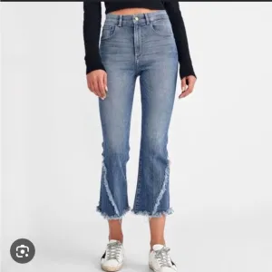 DL1961 Wallace High Rise Flare raw hem crop distressed denim size 27