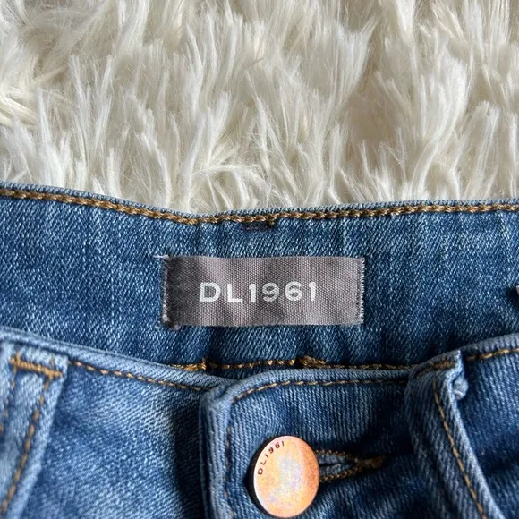 DL1961 Wallace High Rise Flare raw hem crop distressed denim size 27