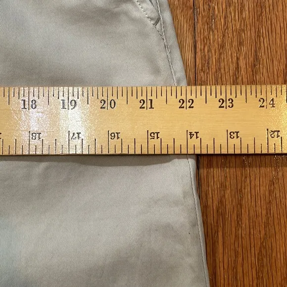 Eddie Bauer Size 16 Women’s Skirt NWT 98% cotton 2% Lycra Taupe Color Pockets