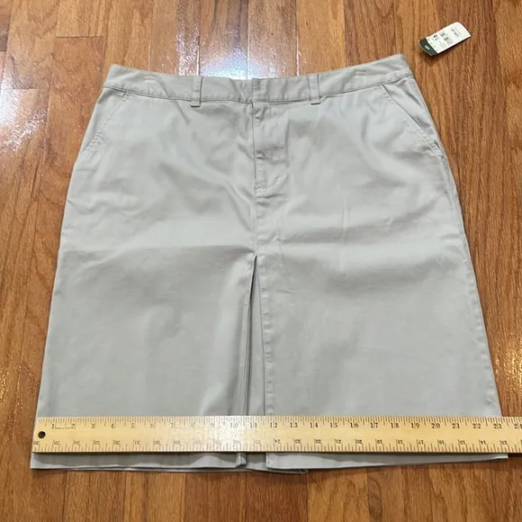 Eddie Bauer Size 16 Women’s Skirt NWT 98% cotton 2% Lycra Taupe Color Pockets