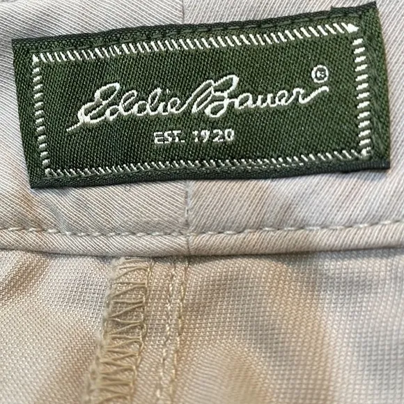 Eddie Bauer Size 16 Women’s Skirt NWT 98% cotton 2% Lycra Taupe Color Pockets