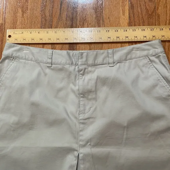 Eddie Bauer Size 16 Women’s Skirt NWT 98% cotton 2% Lycra Taupe Color Pockets