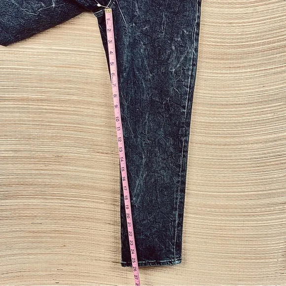 FRAME LE HIGH STRAIGHT LEG JEANS IN EDGY Size 26