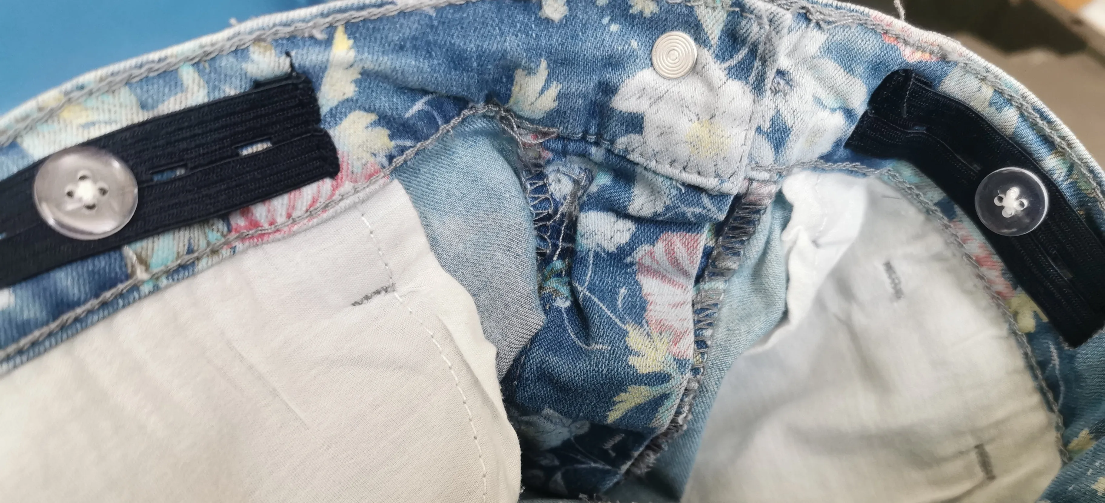 GIRL SIZE MEDIUM (10 YEARS) - DEX Kids, Soft Floral Jeans NWT B54