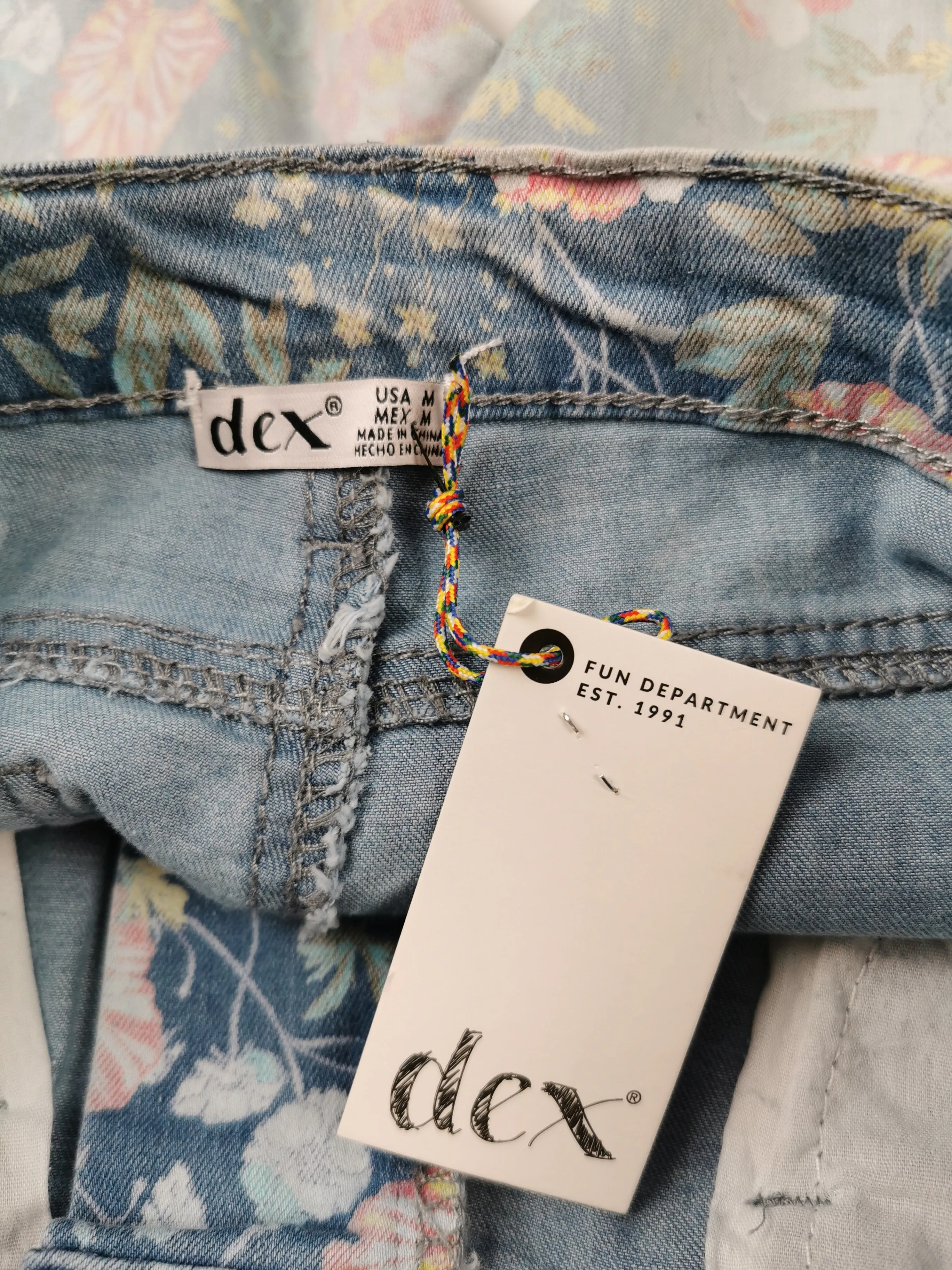 GIRL SIZE MEDIUM (10 YEARS) - DEX Kids, Soft Floral Jeans NWT B54