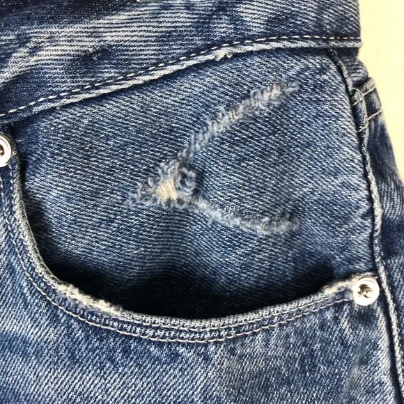 Good American- High Waist Cuttoff denim shorts