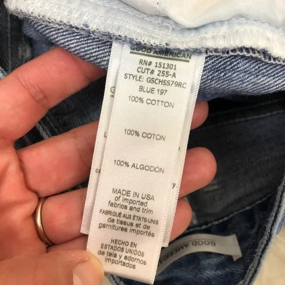 Good American- High Waist Cuttoff denim shorts