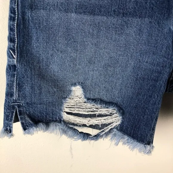 Good American- High Waist Cuttoff denim shorts