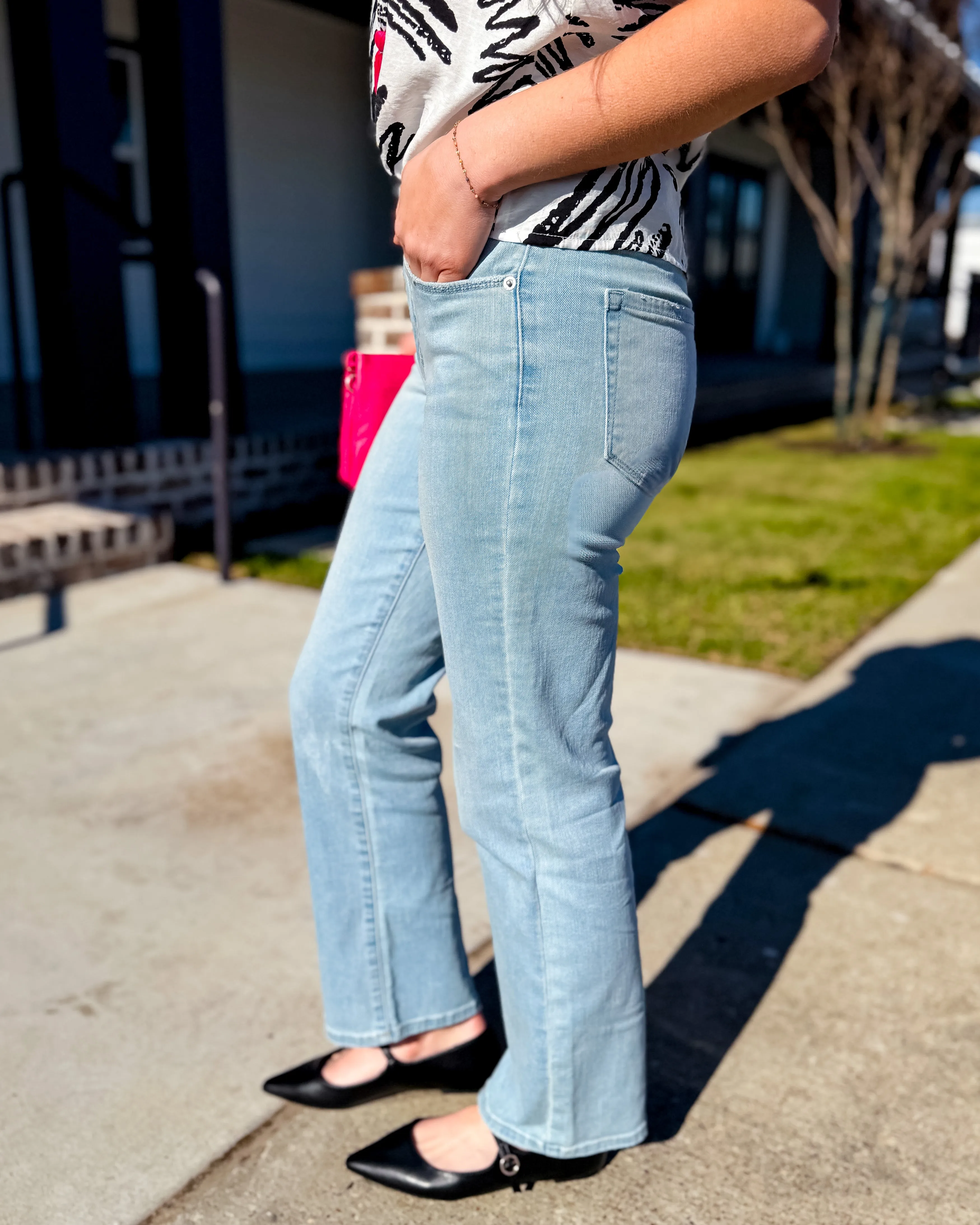 Just USA | Mid Rise Straight Jean in Light Denim