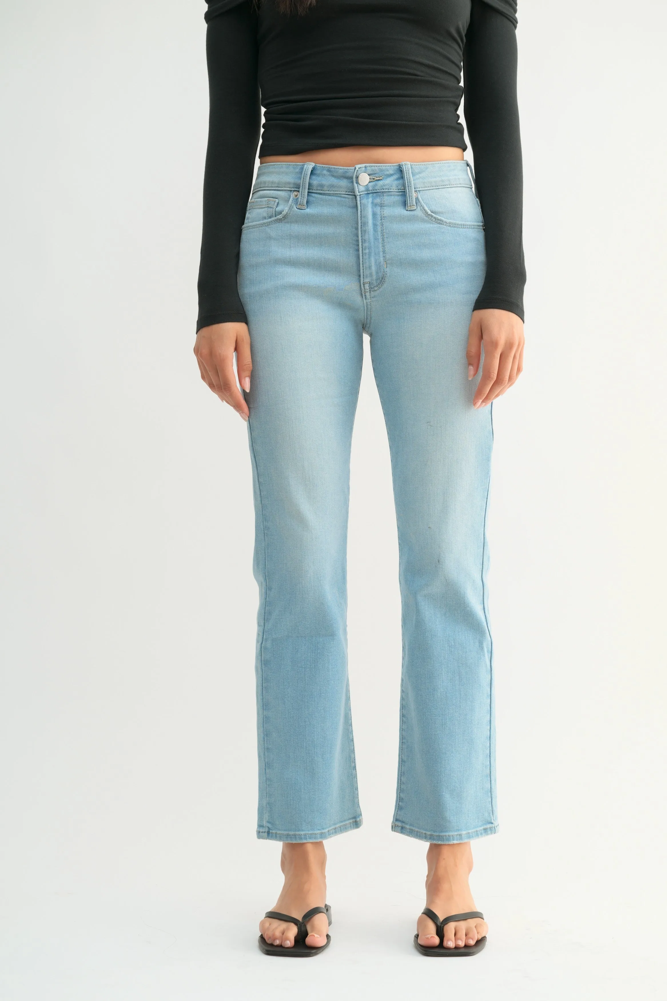 Just USA | Mid Rise Straight Jean in Light Denim