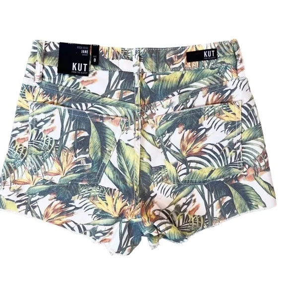 KUT from the KLOTH NWT Jane High Rise Fray Hem Shorts in Tropical Blossom