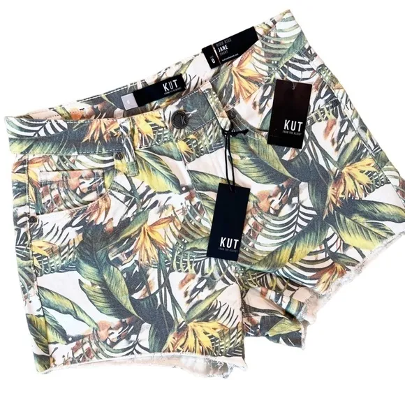 KUT from the KLOTH NWT Jane High Rise Fray Hem Shorts in Tropical Blossom