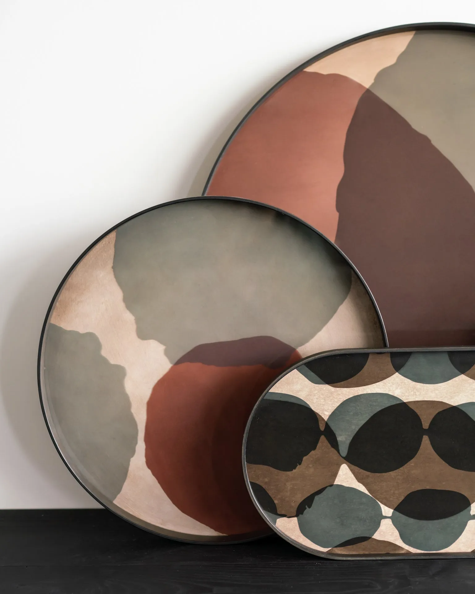 layered dots glass tray