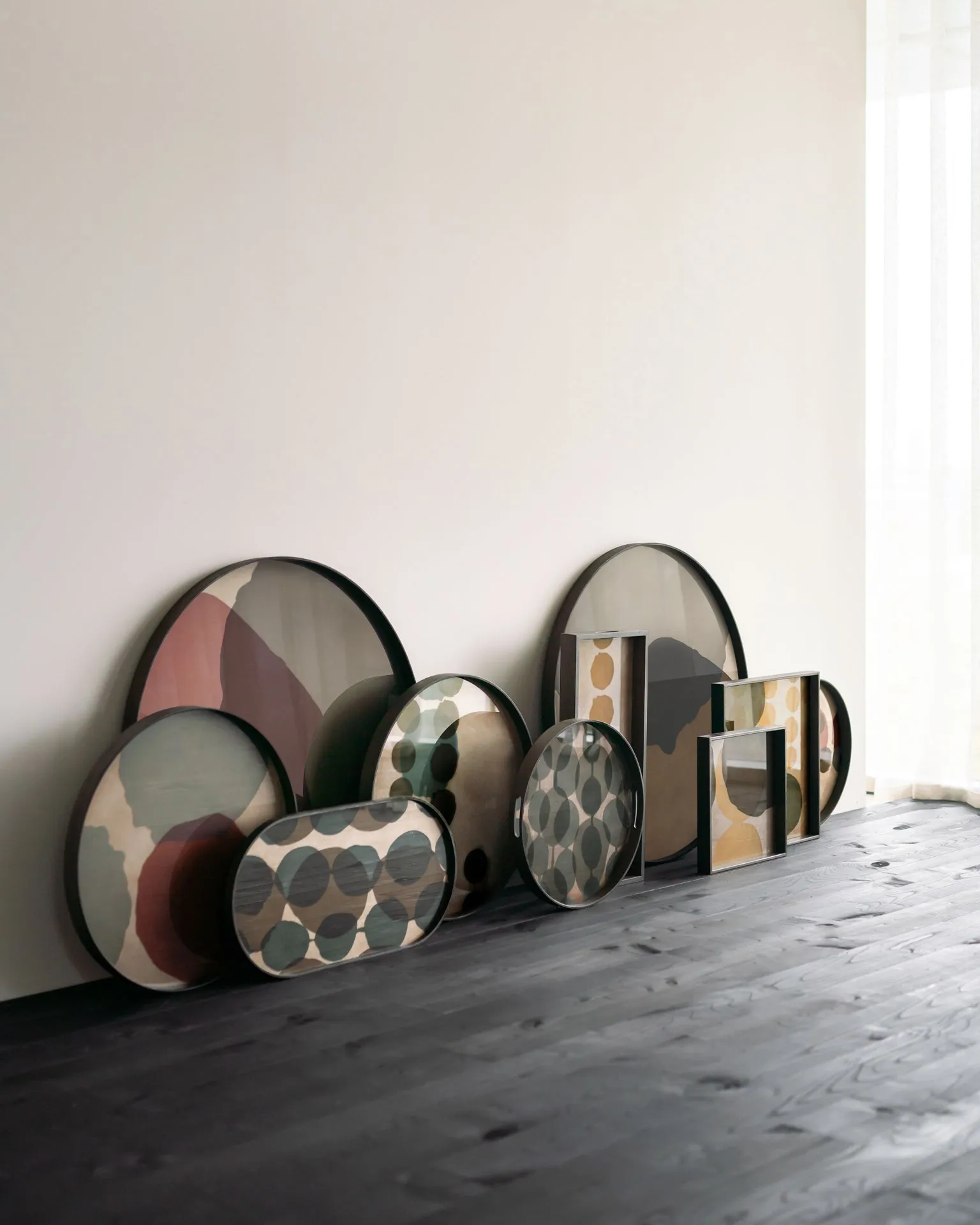 layered dots glass tray