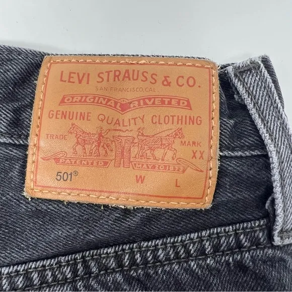 Levi’s 501 Mid Thigh Jean Shorts Women’s 27 Black Wash Distressed Denim
