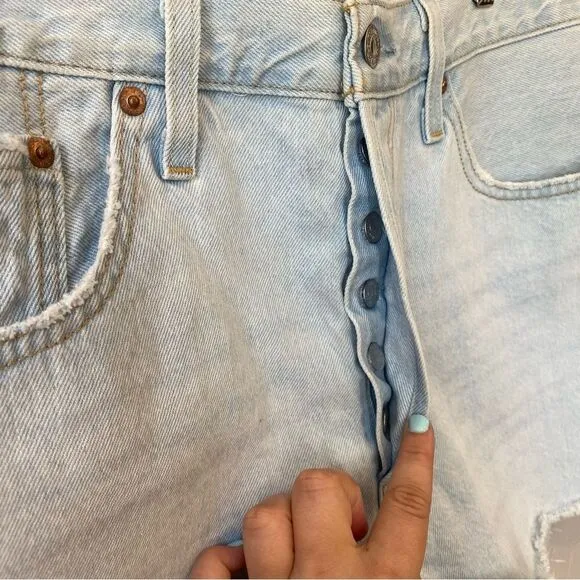 Levi's 501 Original Fit High Rise Cutoff Raw Hem Light Wash Shorts in Ojai Lake