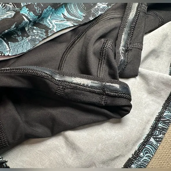 LULULEMON OFF THE PLEATS SKIRT