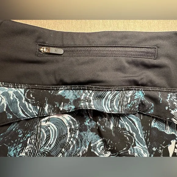 LULULEMON OFF THE PLEATS SKIRT