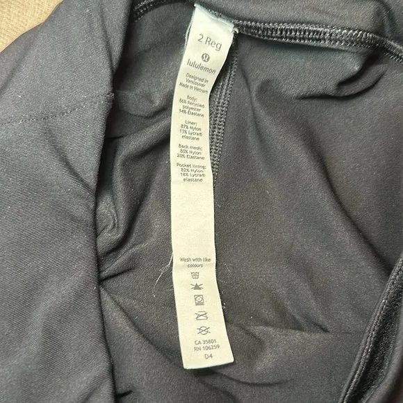 LULULEMON OFF THE PLEATS SKIRT