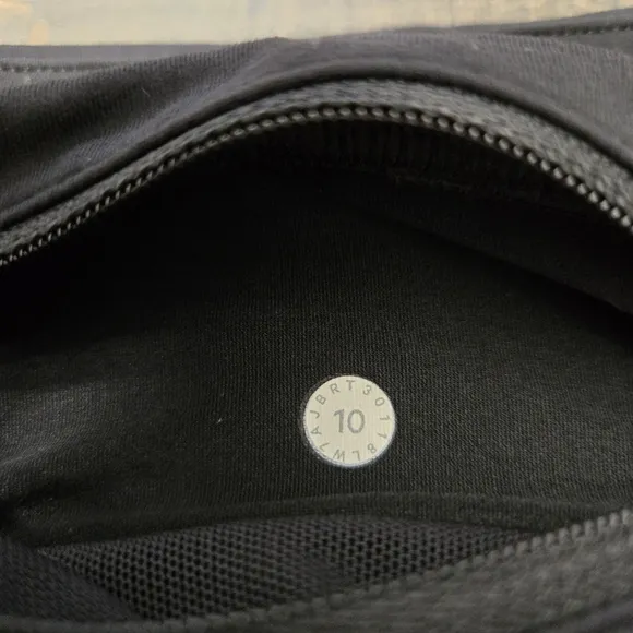LULULEMON Speed Up Shorts |‎ 10