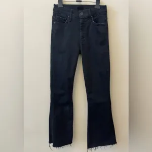 Mother The Weekender in Not Guilty fray 24 mid rise dark wash casual flare black