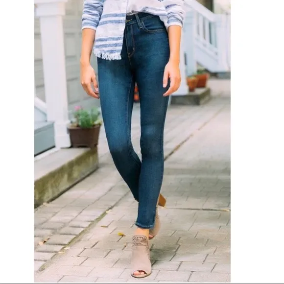 NEW Levi’s High Rise skinny Ankle jeans