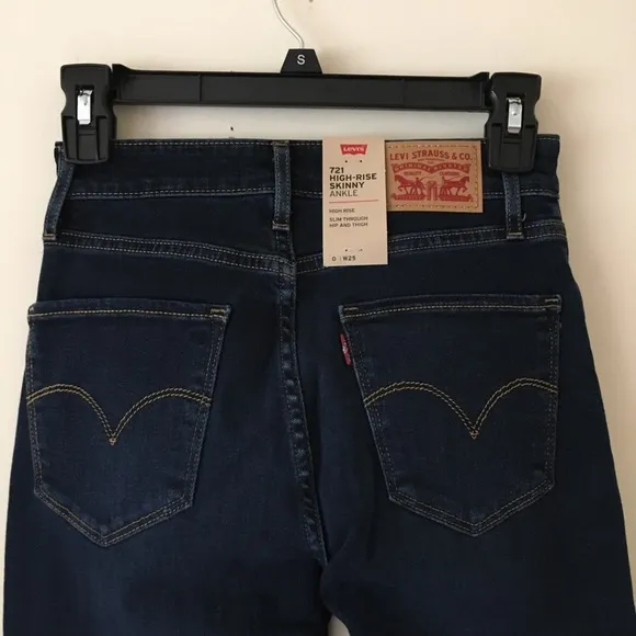 NEW Levi’s High Rise skinny Ankle jeans