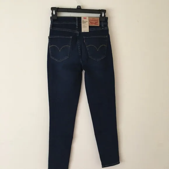 NEW Levi’s High Rise skinny Ankle jeans