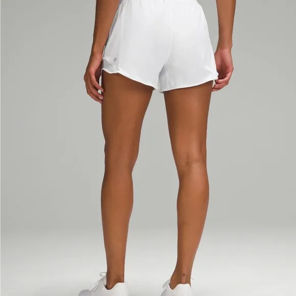 ⚡️NEW⚡️lululemon athletica White 4” Hotty Hot Shorts