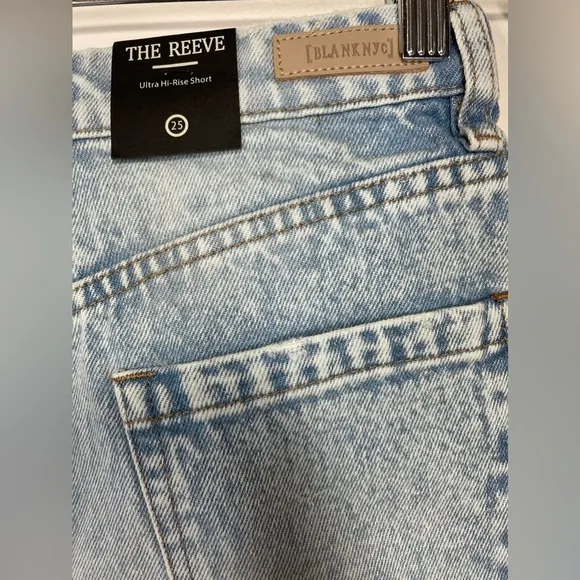 NWT BLANKNYC The Reeve Ultra High-Rise Frayed Hem Light Denim Shorts Size 25