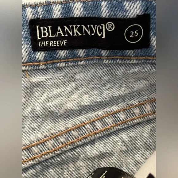 NWT BLANKNYC The Reeve Ultra High-Rise Frayed Hem Light Denim Shorts Size 25