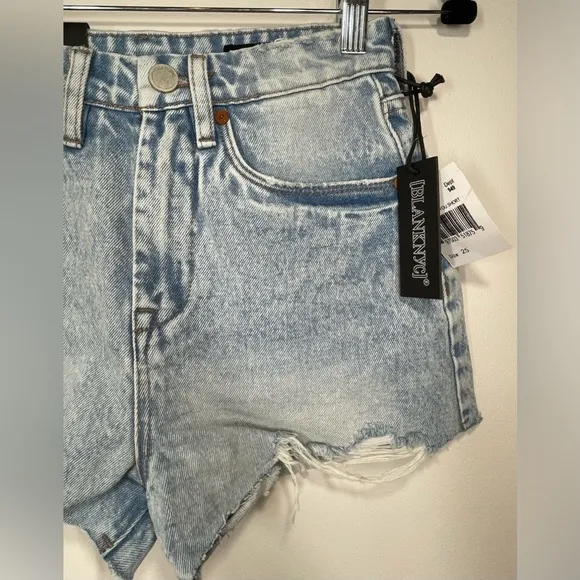 NWT BLANKNYC The Reeve Ultra High-Rise Frayed Hem Light Denim Shorts Size 25