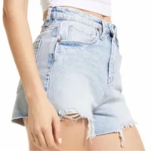 NWT BLANKNYC The Reeve Ultra High-Rise Frayed Hem Light Denim Shorts Size 25