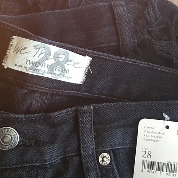 NWT Free People We The Free Maggie Mid Rise Straight Leg Crop Distressed Jeans