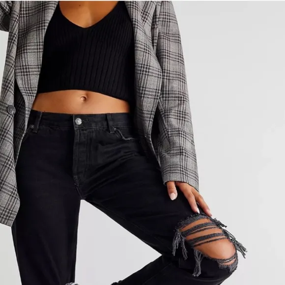 NWT Free People We The Free Maggie Mid Rise Straight Leg Crop Distressed Jeans