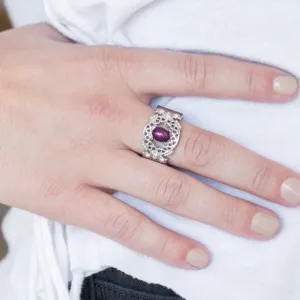 Paparazzi - Mod Modest - Purple Pearly Ring