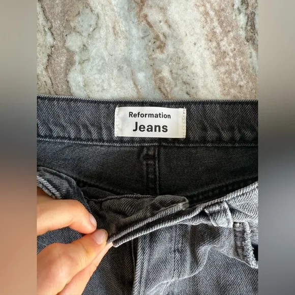 Reformation Charlie High Rise Jean Short in Havana Charcoal grey size 25