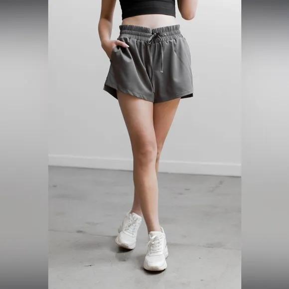 Savvi Woman's Gray Lightweight High Low Taylor Shorts, Size SM