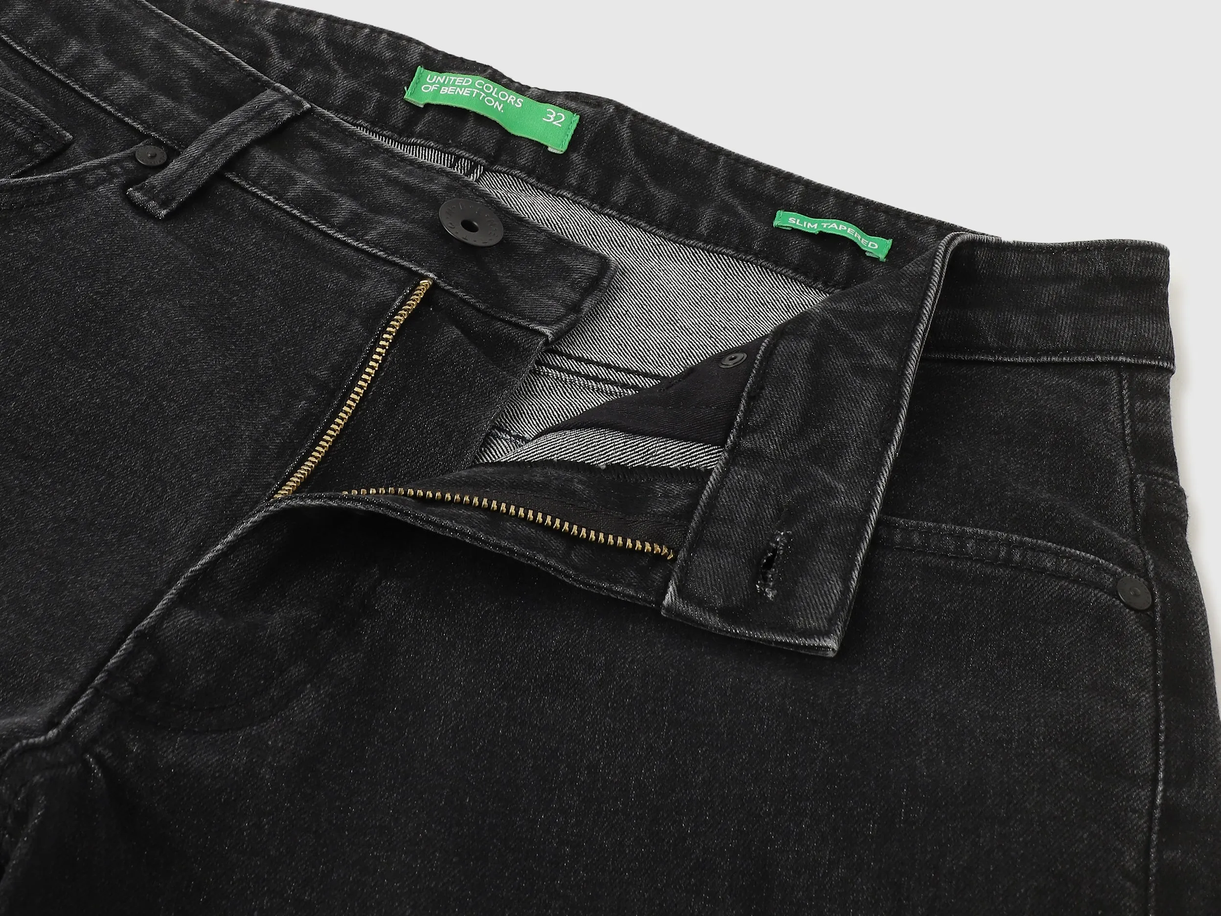 Solid Tapered Fit Jeans