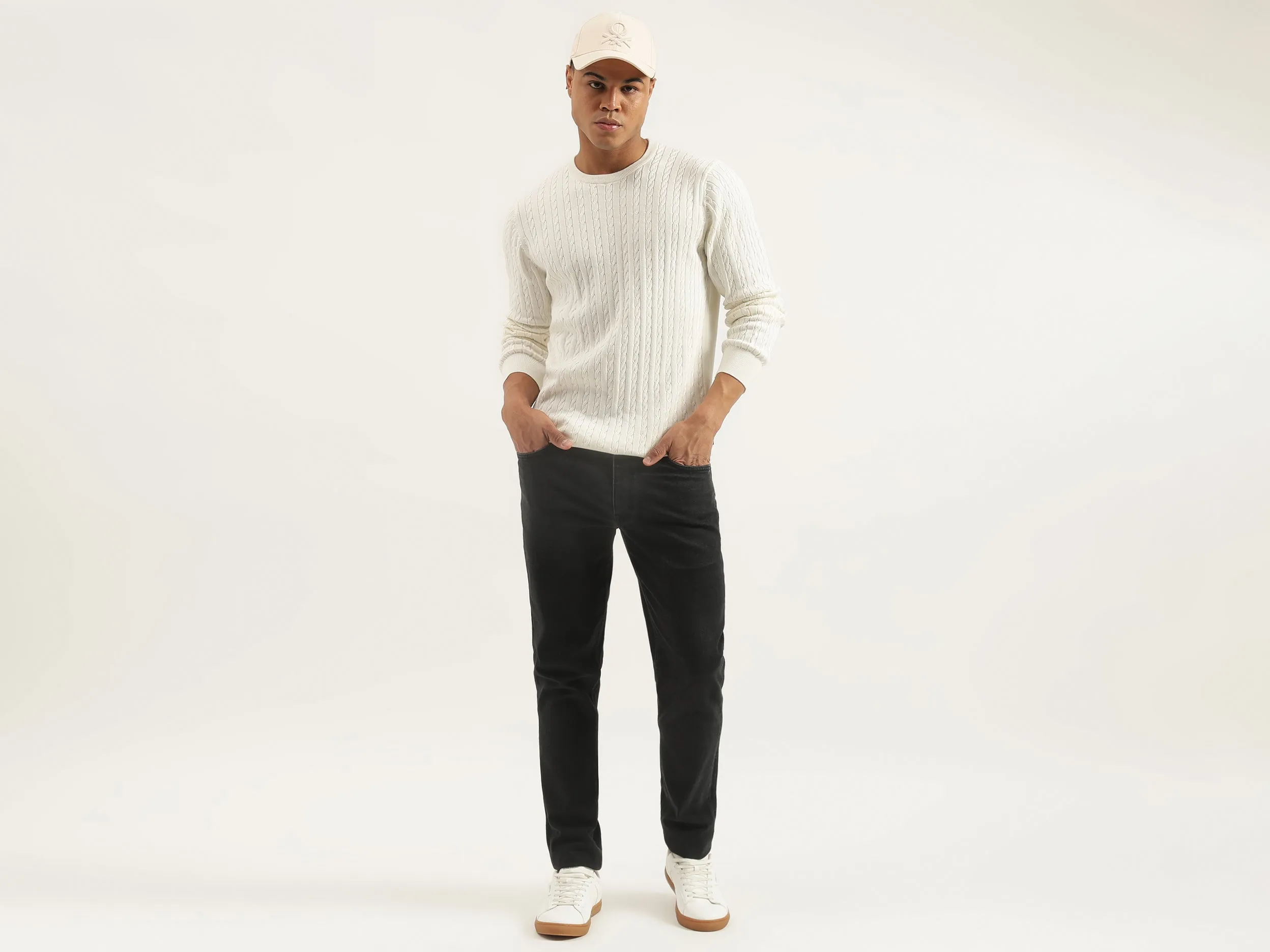 Solid Tapered Fit Jeans