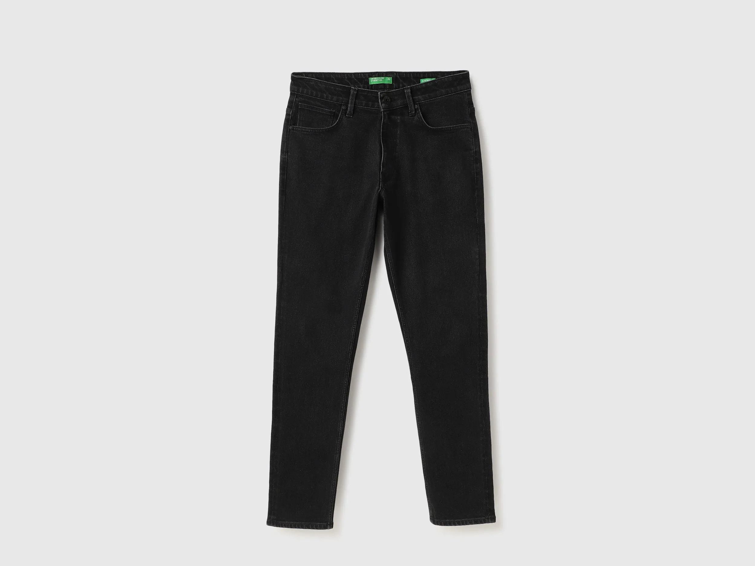 Solid Tapered Fit Jeans